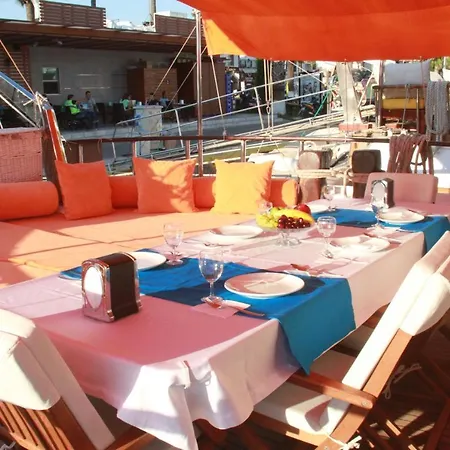 Barbaros Yachting Private Gulet 4 Cabin 船屋